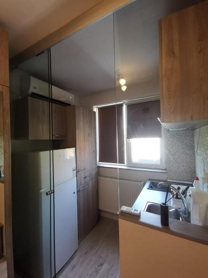 Holidays Inn Studio Букурещ Екстериор снимка